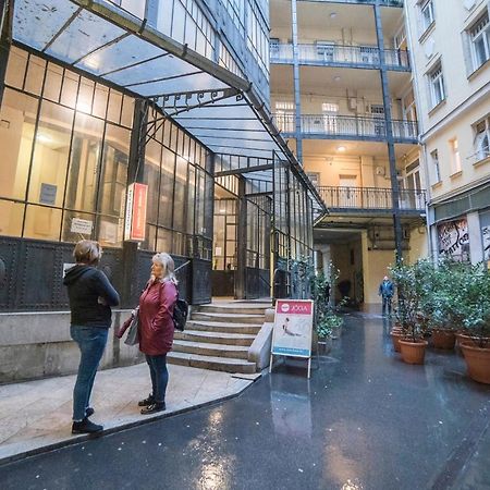 Maria Boutique Suits Budapest Exterior photo