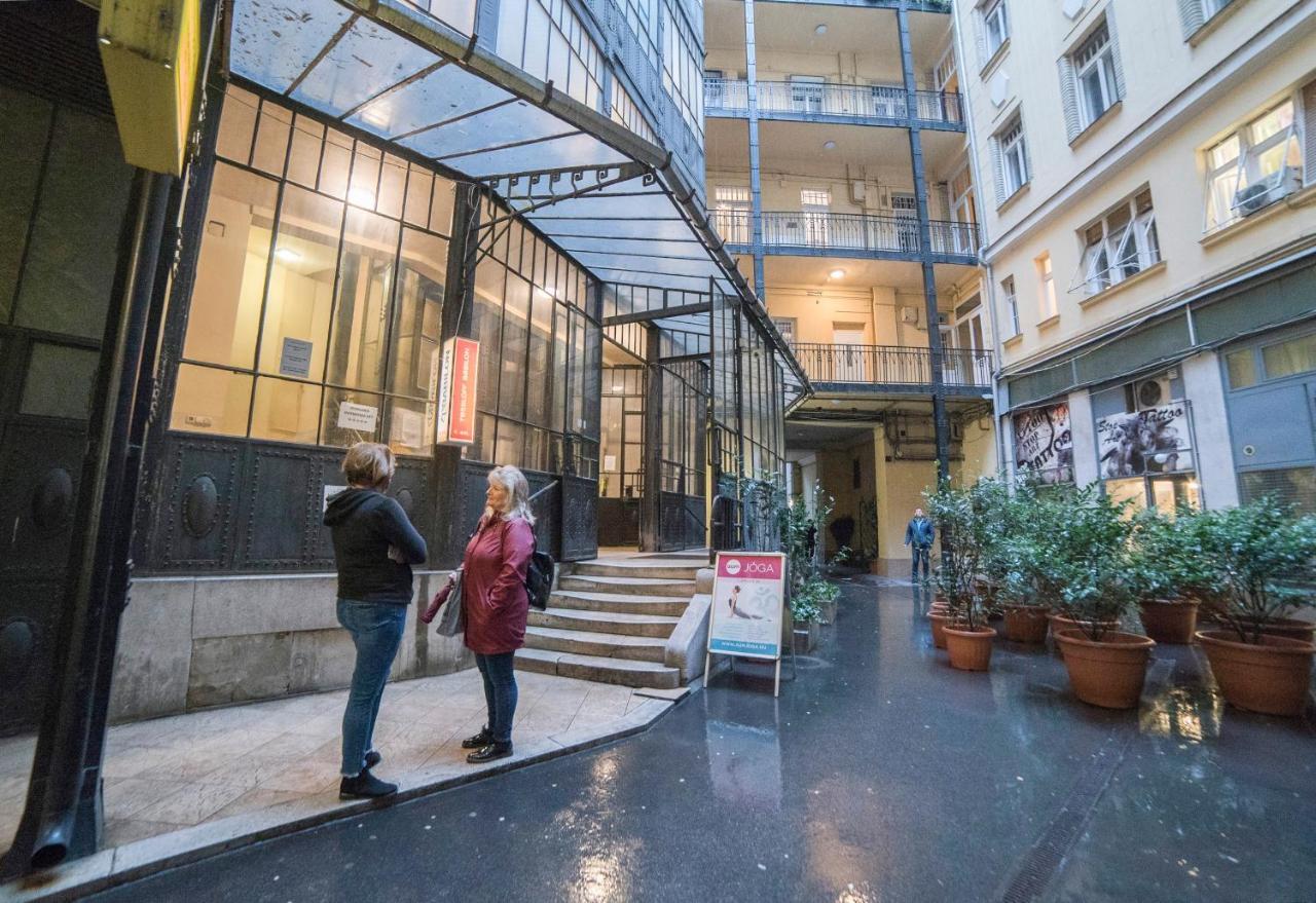 Maria Boutique Suits Budapest Exterior photo